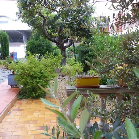 Stade Aime Giral Appartement *