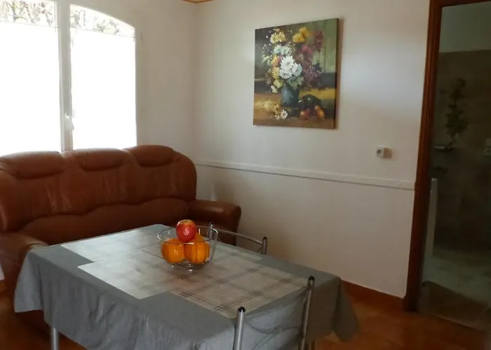 Stade Aime Giral Appartement