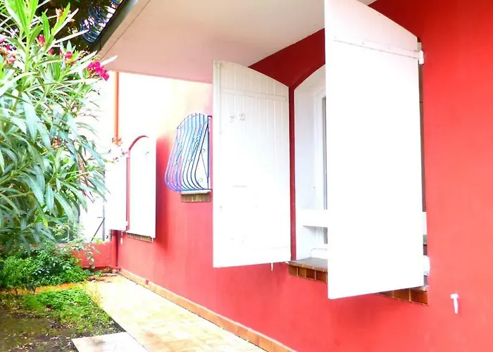 Stade Aime Giral Appartement *