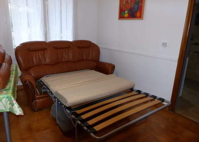 Stade Aime Giral Appartement *